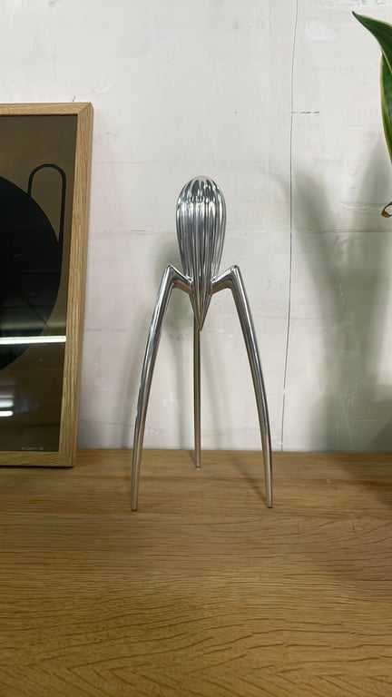 Presse-agrumes Alessi - Juicy Salif - 3-4