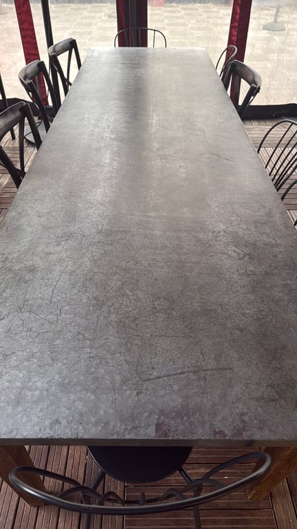 Table de cafétéria industrielle 300x60cm - 3-4