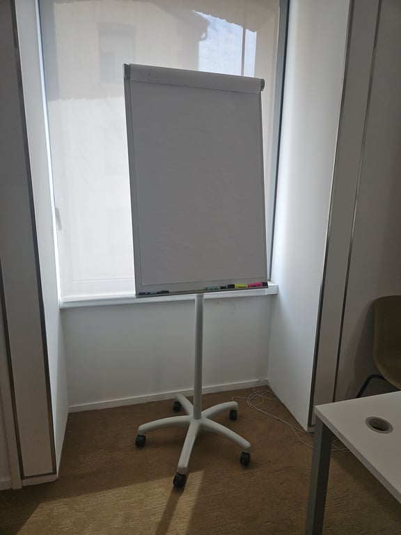 Tableau mobile sur roulettes - face