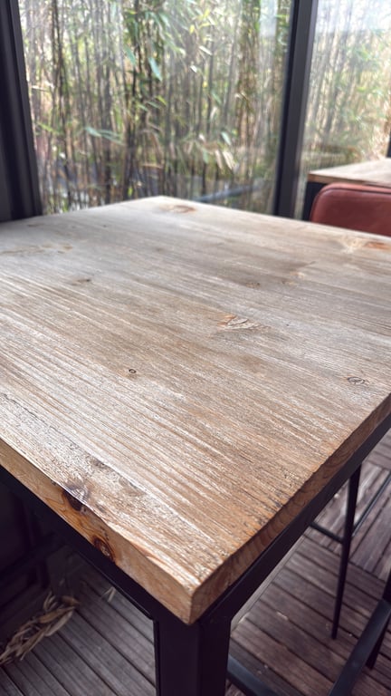 Table haute rectangulaire 75x75cm - 3-4