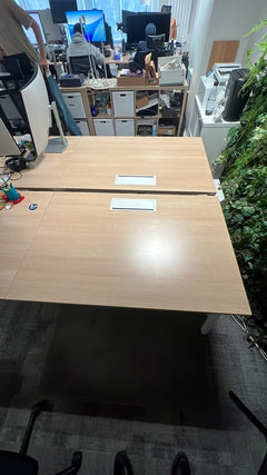 Bureau multiposte 4 postes en bois mélaminé et métal
