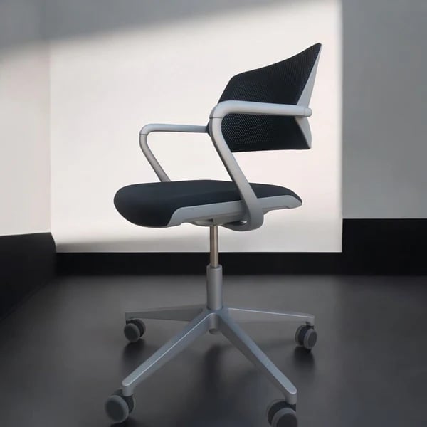 Fauteuil de bureau modèle Qivi en résille