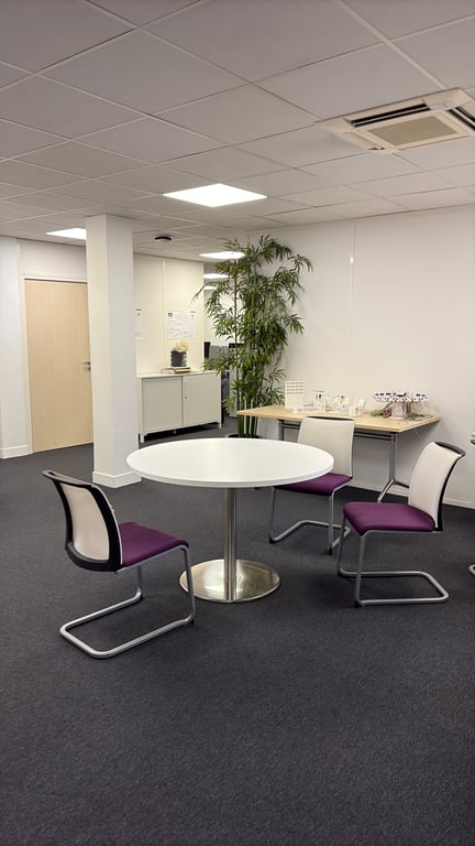 Table ronde 120x120 blanc - 3-4