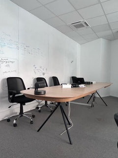 Table de réunion ovale 330x100 cm BoConcept Ottawa - face