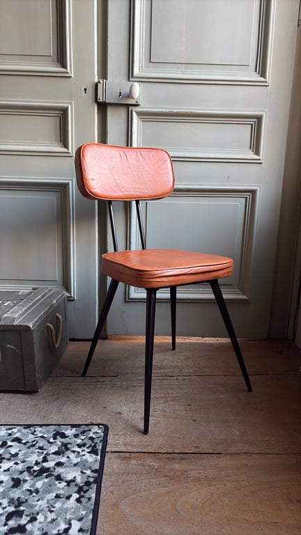 Chaise de réunion sans roulettes ni accoudoirs, dossier plein - 3-4
