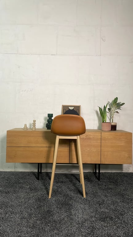 Tabouret haut Fiber stool par Muuto - arriere