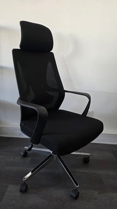Fauteuil de bureau avec têtière et roulettes