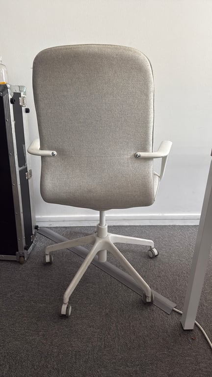 Chaise de réunion IKEA Langfjall Blanc - 3-4