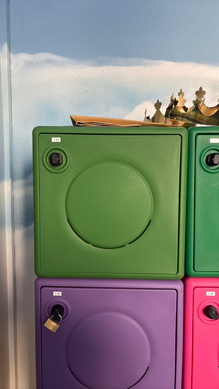 Casier de rangement en plastique avec fermeture moraillon - 3-4
