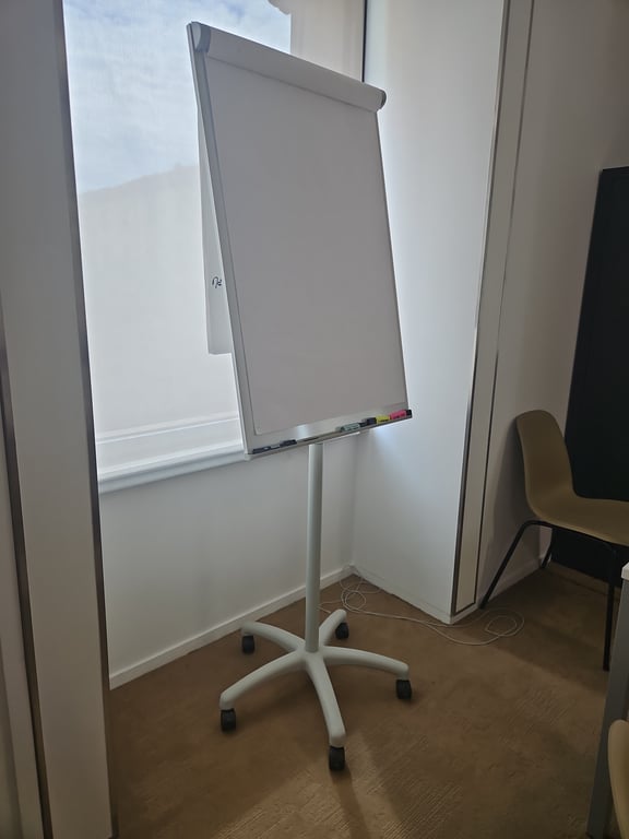 Tableau mobile sur roulettes - 3-4