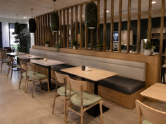 Banquette en cuir et bois clair