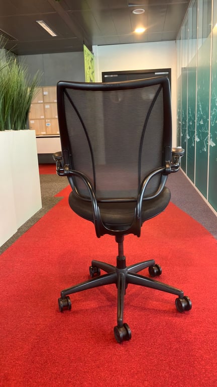 Fauteuil de bureau Humanscale Liberty Noir - ambiance