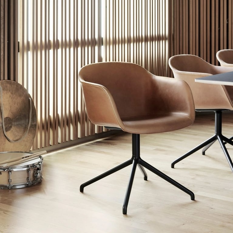 Chaise de réunion Muuto Fiber Armchair cuir