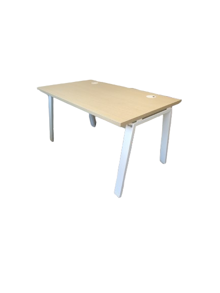 Bureau droit avec plateau en mélaminé et pieds en métal