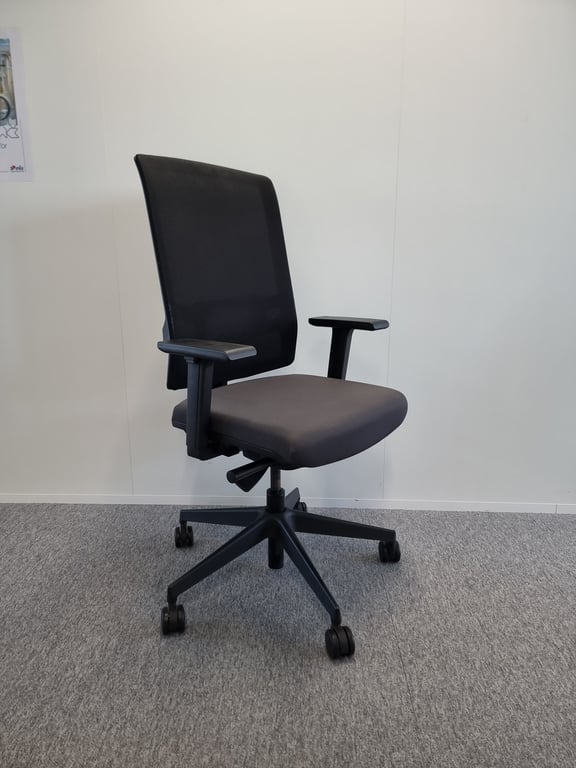 Fauteuil de bureau en résille, piètement étoile