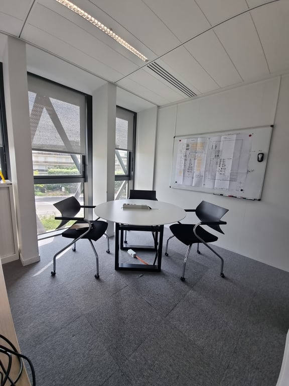 Table de Réunion Ronde avec Top Access