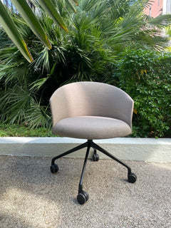 Chaise de réunion Viccarbe avec accoudoirs et roulettes