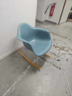 Chaise de réunion Vitra avec accoudoirs