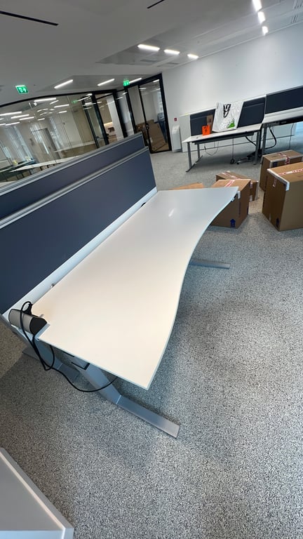 Bureau réglable 180x80 Bene - Level lift - avec cloison - dessous