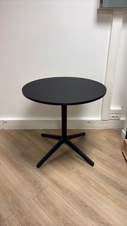 Table de réunion ronde noire - Pedrali Ypsilon 4 4795 - 3-4