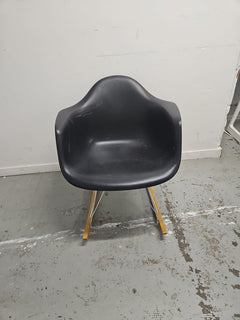 Fauteuil Vitra avec accoudoirs
