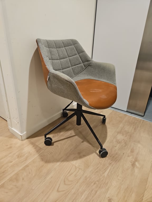 Chaise de Réunion avec Accoudoirs et Roulettes par Zuiver