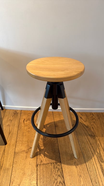 Tabouret en Bois Créme avec Assise Pivotante