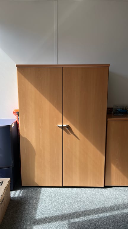 Armoire haute 172cm bois massif à clé - 3-4