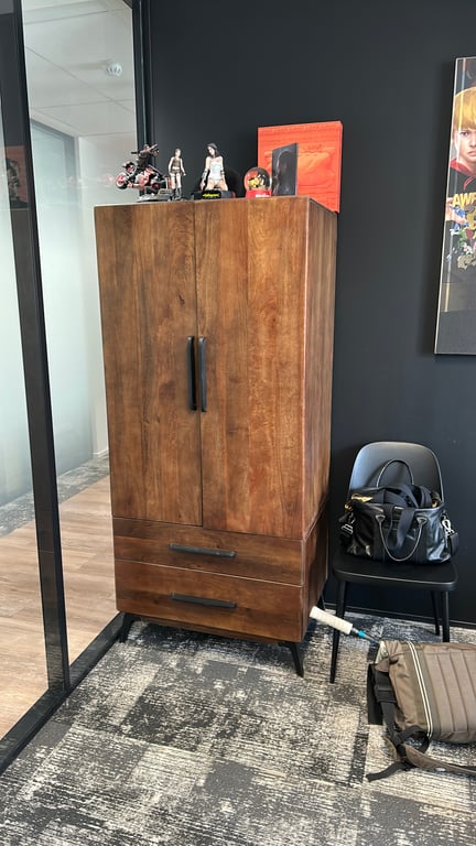 Armoire haute en bois massif - 3-4