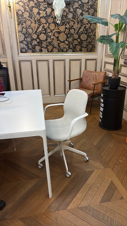 Chaise de réunion avec roulettes et accoudoirs - 3-4