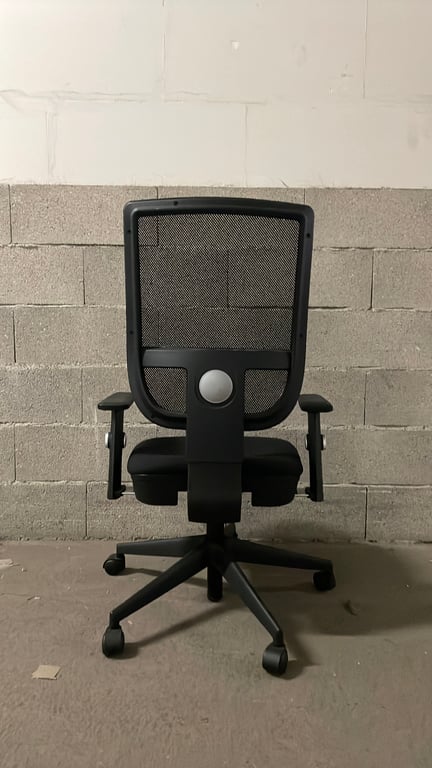 Fauteuil Sokoa Tertio noir - ambiance