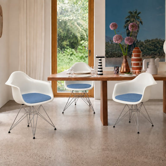 Chaise Vitra Eames Fiberglass DAR Blanc avec Coussin Bleu