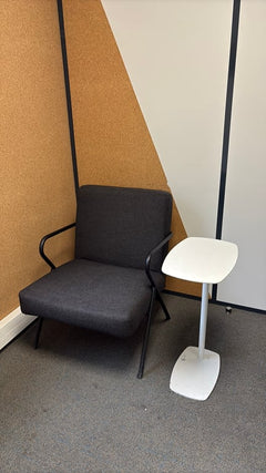 Fauteuil tissu gris et métal noir - 3-4