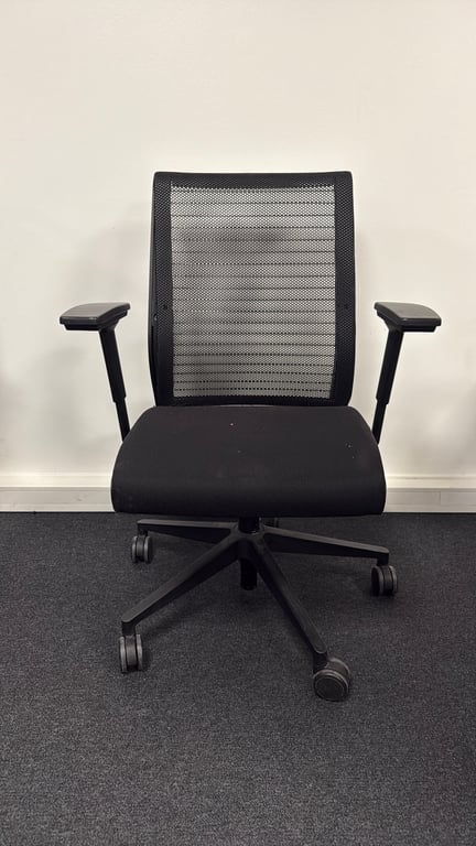 Fauteuil de bureau en tissu noir et résille - 3-4