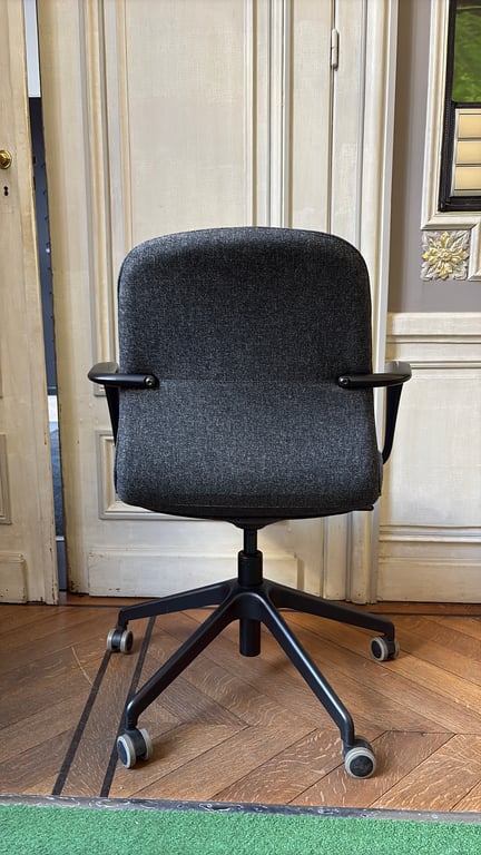 Chaise de réunion ergonomique avec roulettes et accoudoirs - 3-4