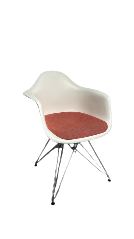 Chaise Vitra Eames Fiberglass Armchair Dar Blanc avec Coussin Orange - 3-4