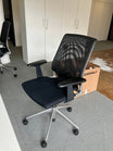 Fauteuil de bureau avec roulettes et piètement en étoile