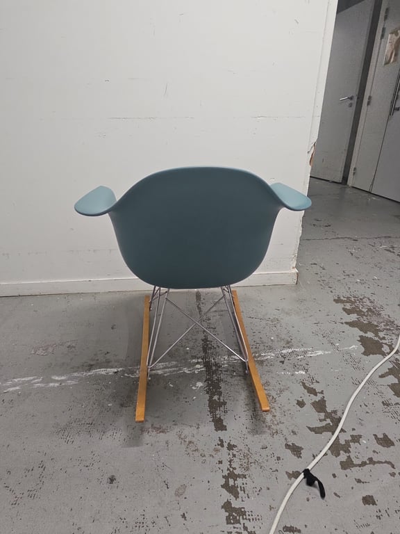 Chaise de réunion Vitra avec accoudoirs