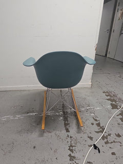 Chaise de réunion Vitra avec accoudoirs