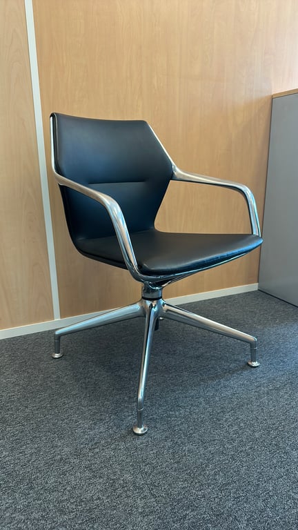 Chaise de réunion en cuir noir - 3-4