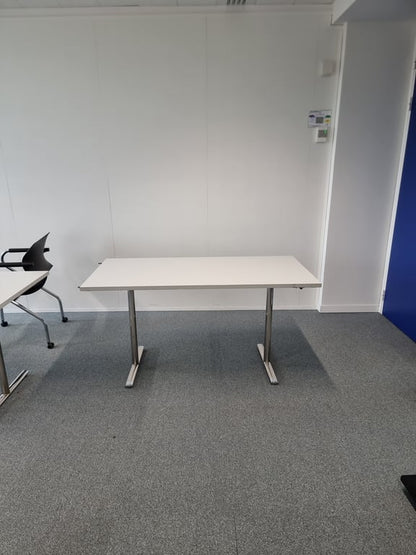 Table polyvalente rectangulaire avec roulettes