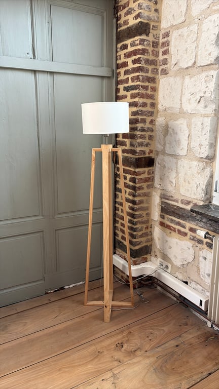 Luminaire sur pied en bois - 3-4