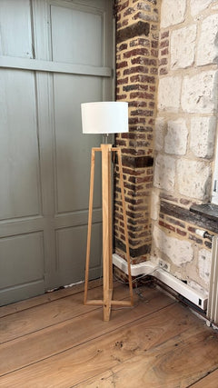 Luminaire sur pied en bois - 3-4