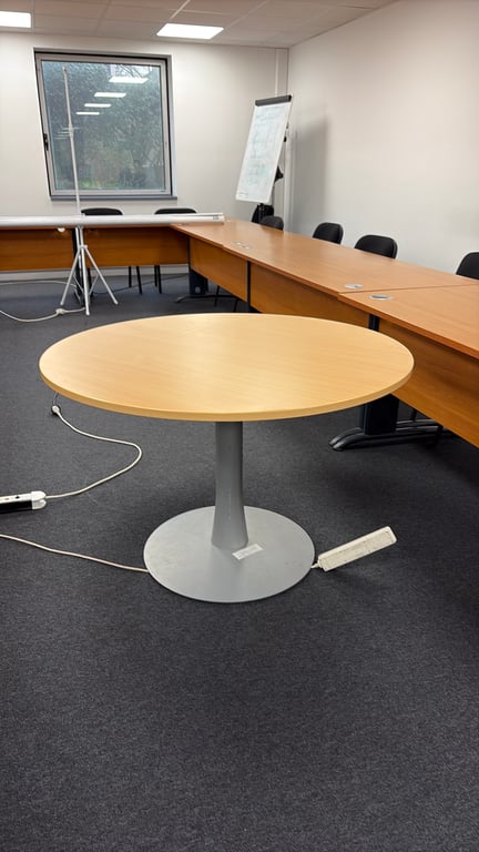 Table de réunion ronde 110x110 - 3-4