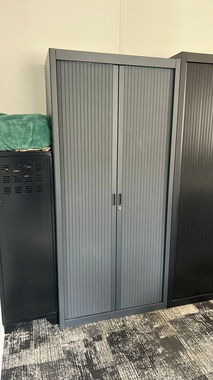 Armoire haute à rideaux - Clé - 3-4