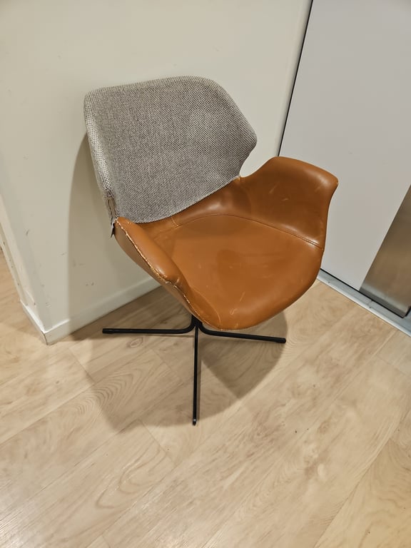 Chaise de réunion Zuiver en cuir et tissu