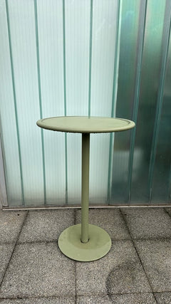 Table haute ronde 70x70 en métal vert - face