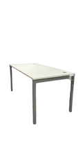 Bureau droit 160x80x74 en bois mélaminé et métal