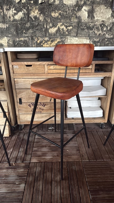 Chaise haute en cuir - 3-4