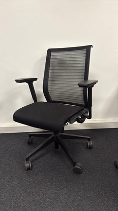 Fauteuil de bureau en tissu noir et résille - 3-4